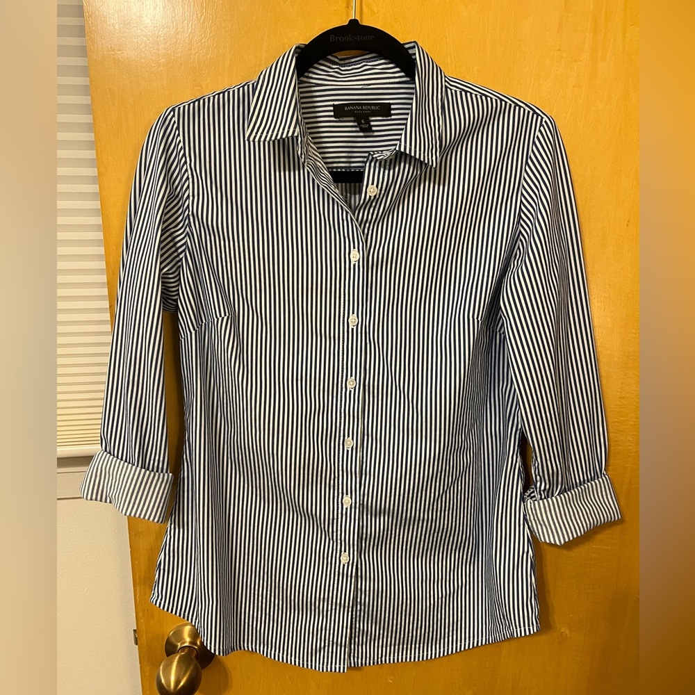 Banana Republic Riley Button Up Shirt
